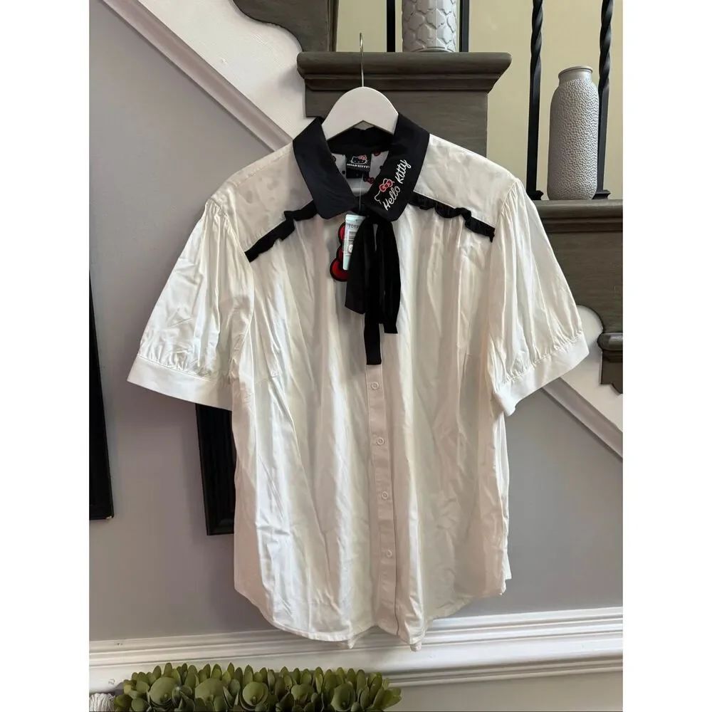 Hello Kitty Torrid Cream & Black Button Down Shirt sz 2X NWT